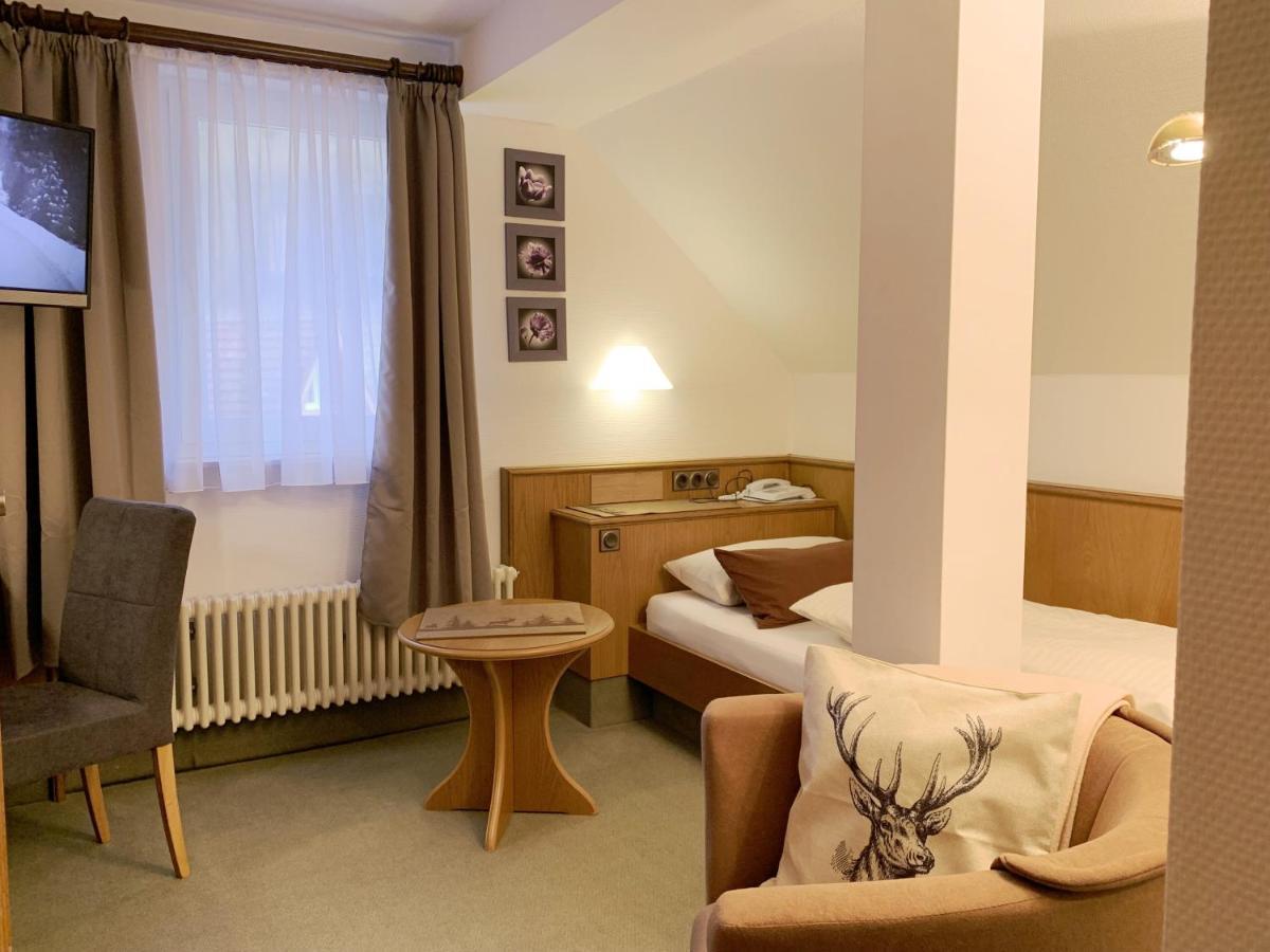 Landhotel Untere Kapfenhardter Muehle Unterreichenbach Kültér fotó